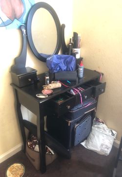 makeup table