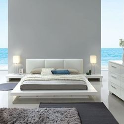 Brand New White Modern Style 5pc Bedroom Set (Available In California & Eastern King)