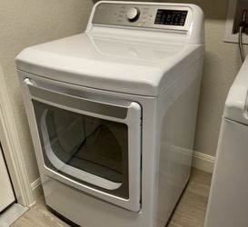 LG Smart Dryer With EZ Load