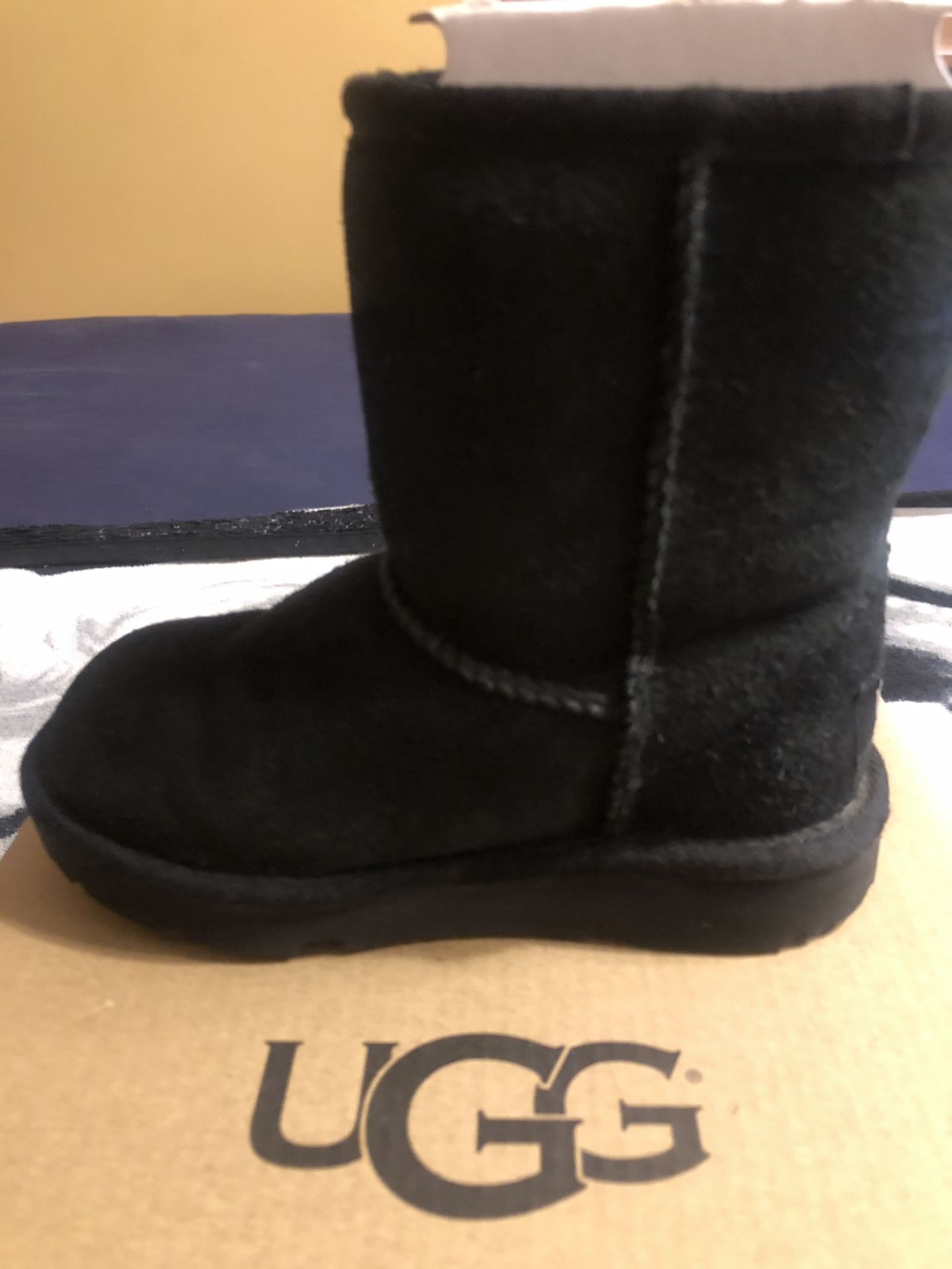 (Kids) Toddler Ugg Boot Size 9 Black (Water Proof)