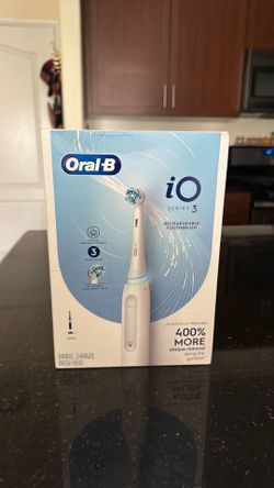 Oral-B Rechargeable Electric Toothbrush, iO3 Clean & Protect, 3 Cleaning Modes, Visible Pressure Sensor, White