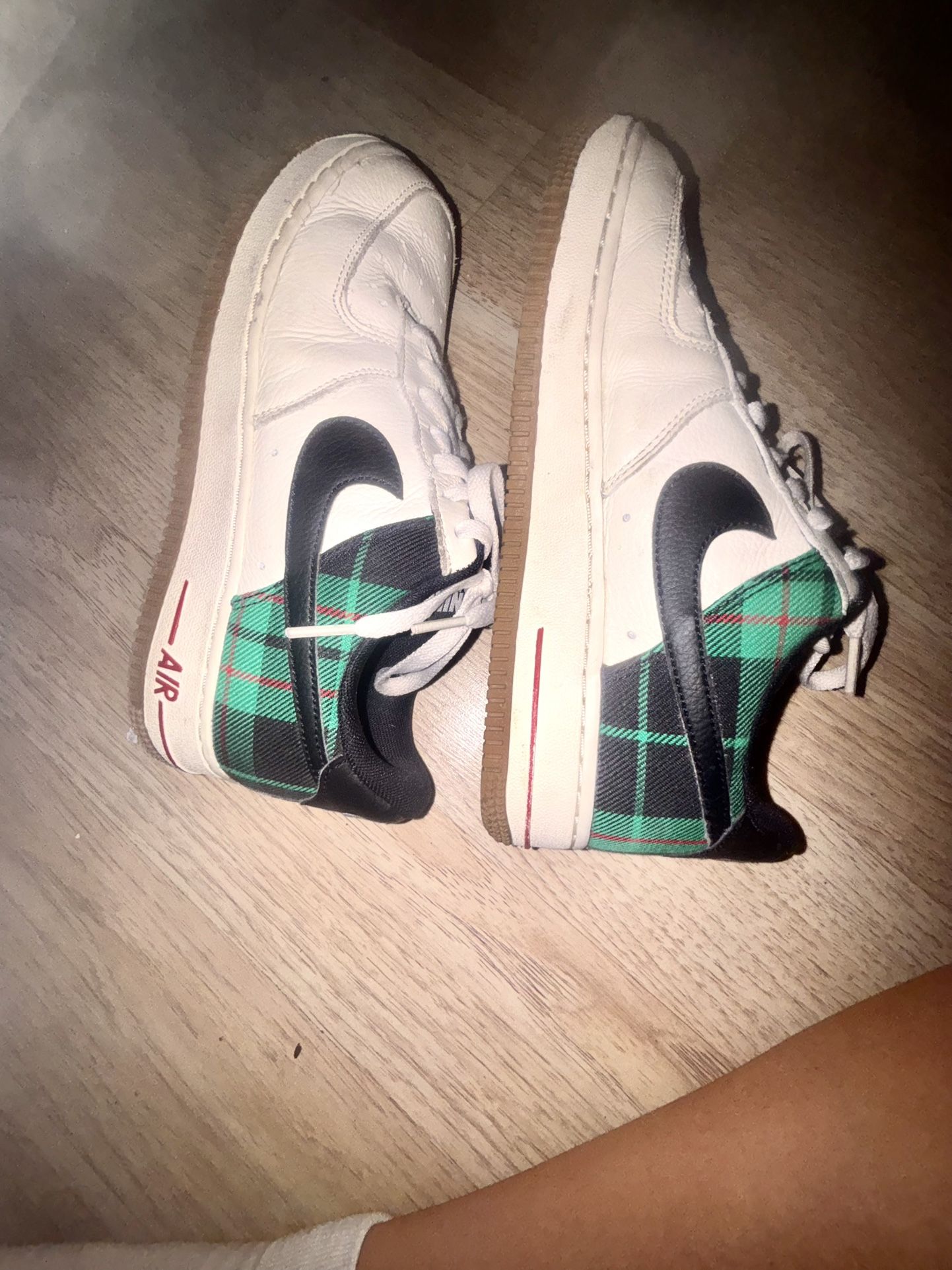 cream and plad air force size 5.5 