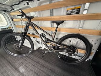 2025 Commencal Clash V2