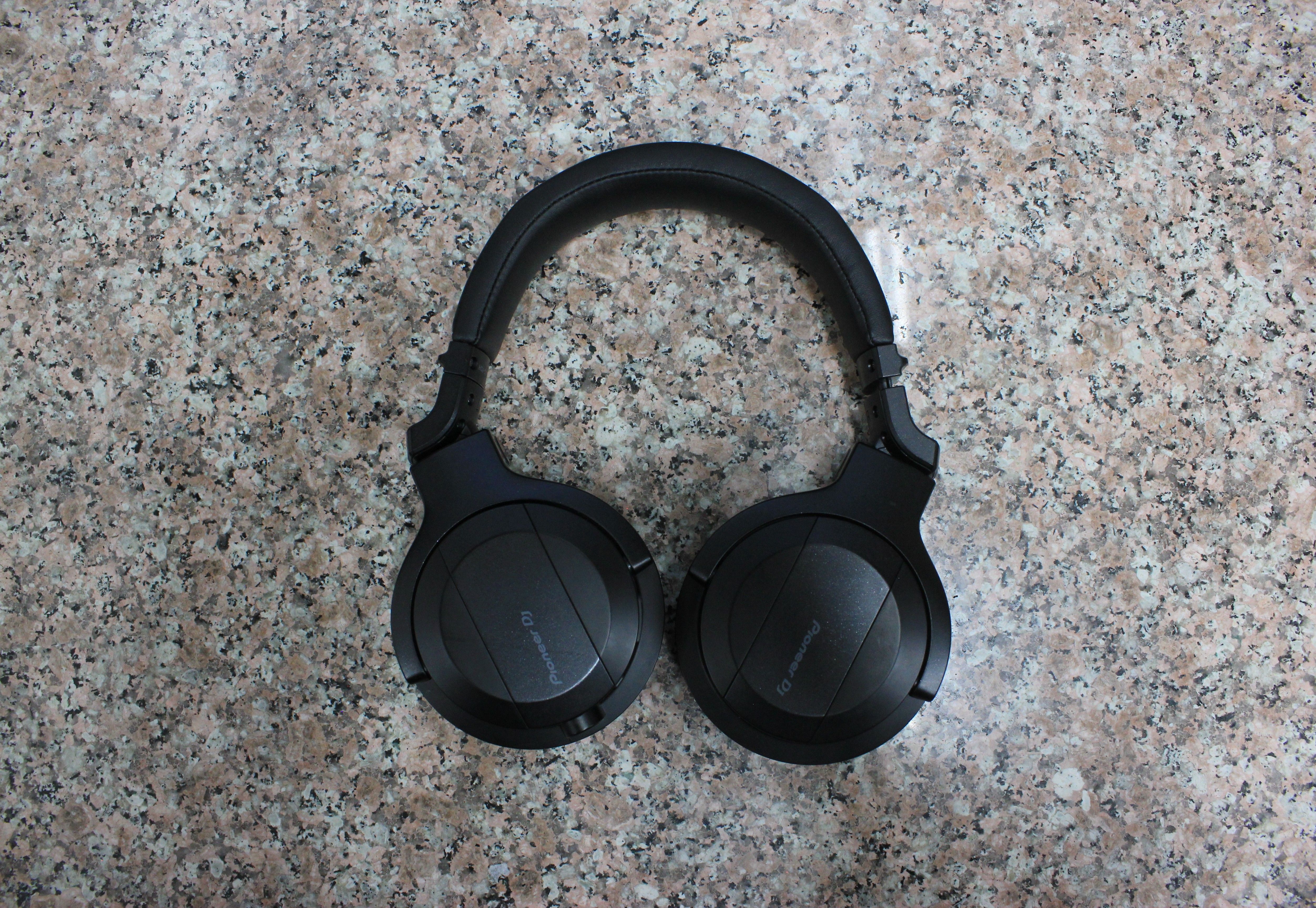 Pioneer DJ HDJ-CUE1 Bluetooth DJ Headphones