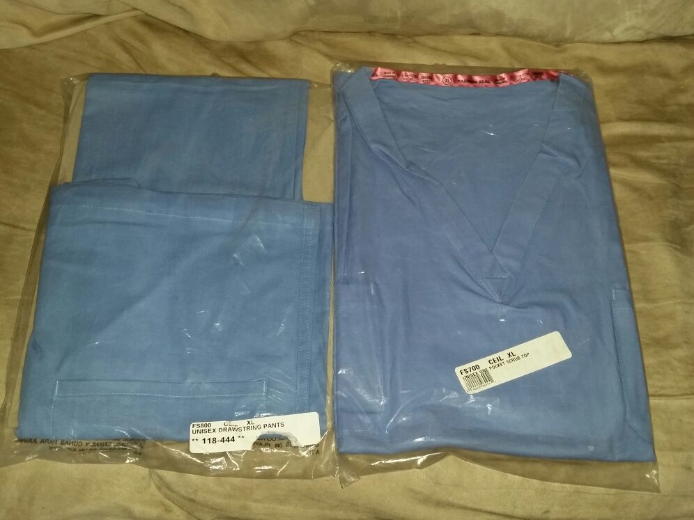 New unisex one pocket scrub top & drawstring pants set size XL