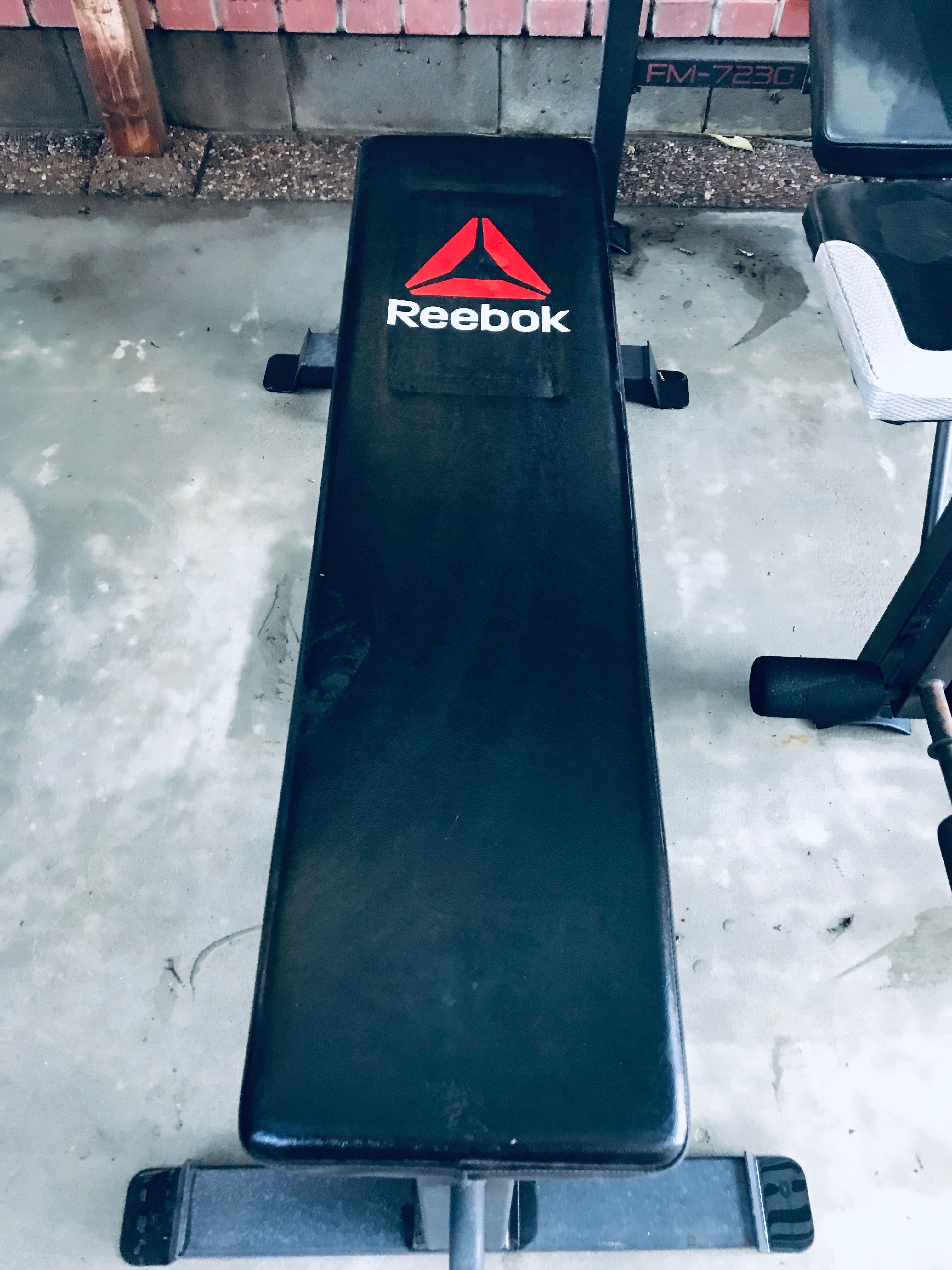 EXCELLENT! Reebok Pro Flat Training Bench Workout Bench Home Gym Bench Press