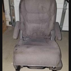 2005-2010 Honda Odyssey Drivers Side Middle Row Seat
