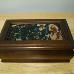 Vintage Avon Wood Jewelry Box with Cherry Finish

