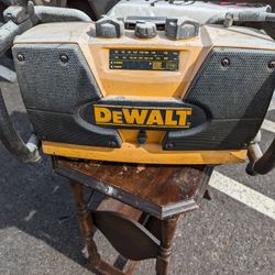 DeWalt Radio 📻