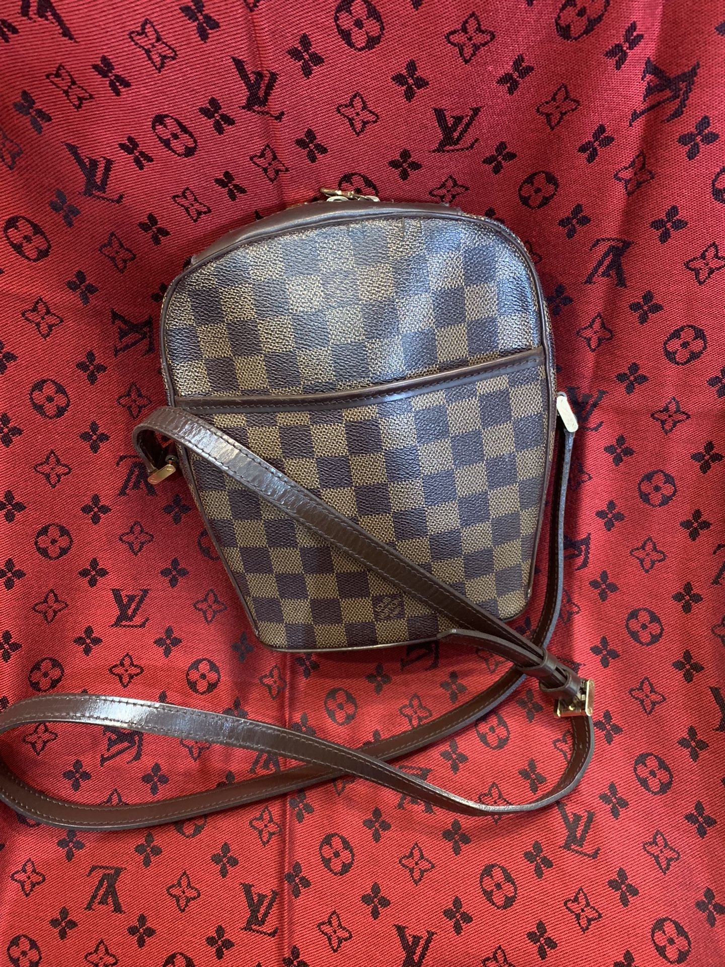 Louis Vuitton e Damier Crossbody Bag