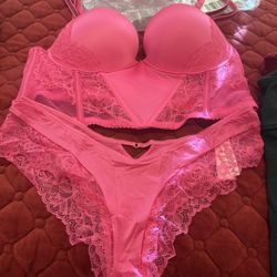Victoria Secret Set Size  38C. Panty Size Medium