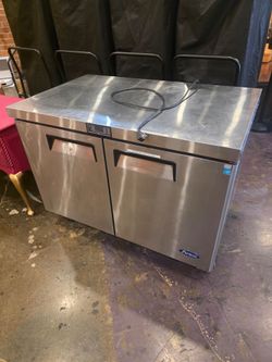 Comercial under counter refrigerator