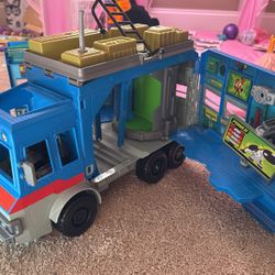 Giant Truck