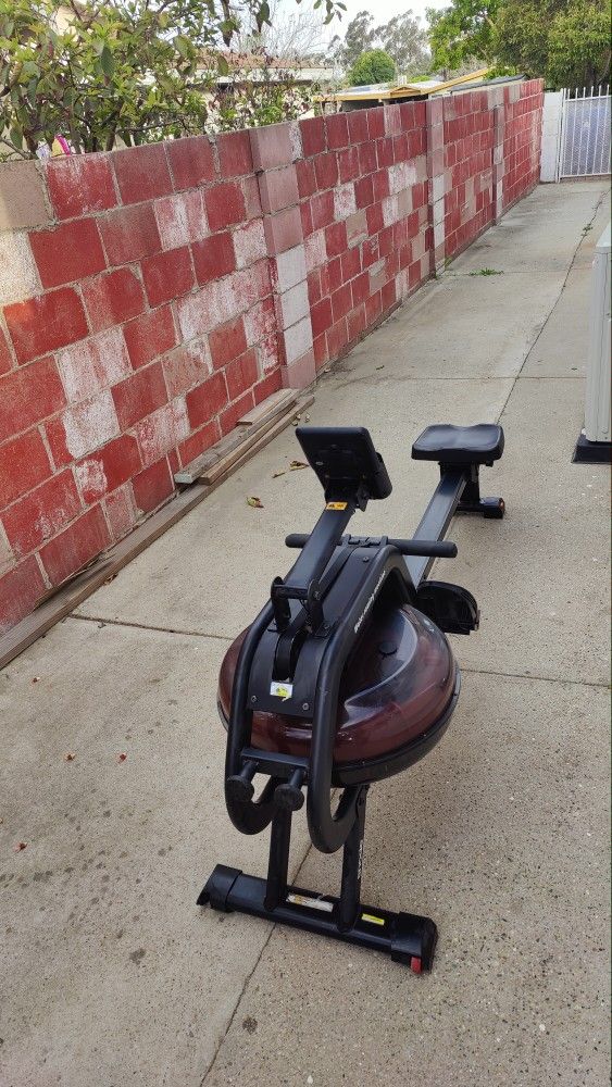 Water Rowing Machine