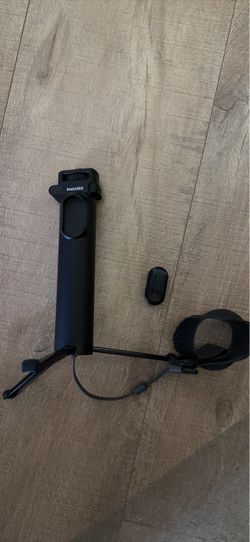 Insta360 Foldable 2-in-1 Selfie Stick – Remote Kit