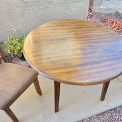 Dinner Table With Chairs 