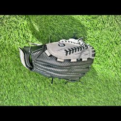 Baseball glove