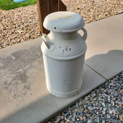 Old 10 Gallon Milk Can