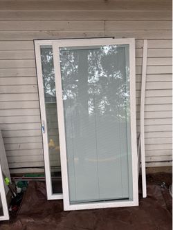 Plygem Pro 960 Sliding doors w built in blinds and screen