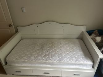 Twin Size Day Bed