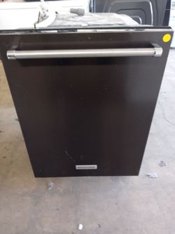 KitchenAid black stainless steel dishwasher with 3rd rack and stainless tub - Free delivery