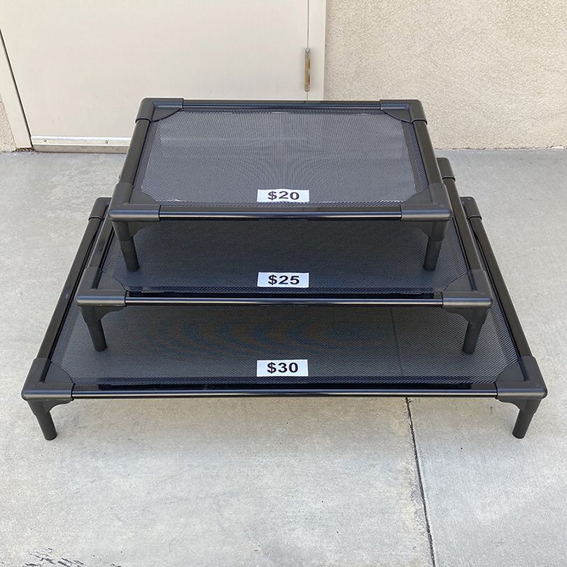 (New in Box) Elevated Dog Bed 3 Sizes (Small $20, Medium $25, Large $30) Raised Pet Bed Cot Indoor Outdoor 
