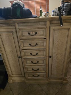 Dresser