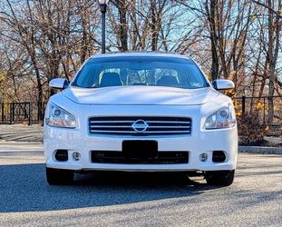 2011 nissan Maxima