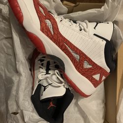 Air Jordan 11 Low Cement sz. 6.5Y