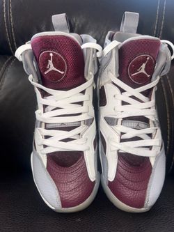 Nike  Jordan  size 4Y