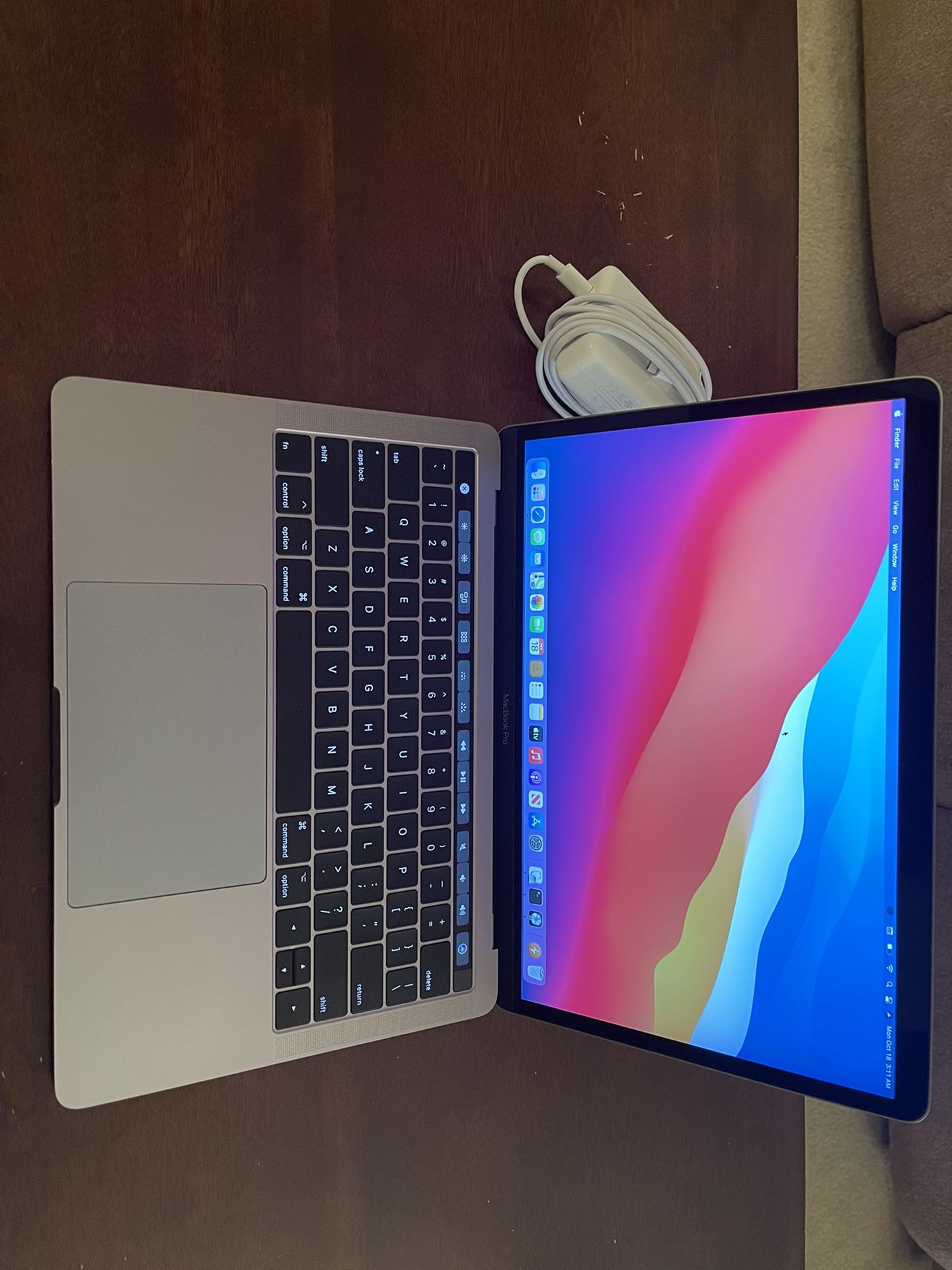 2017 MacBook Pro 13” retina,i7  3.5ghz, 16gb Ram, 512gb SSD, Touch Bar /ID, Top Of The Line