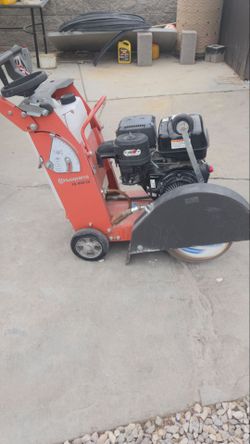 Concrete saw