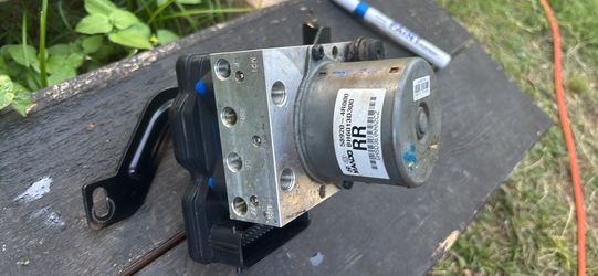 2011-2013 hyundai sonata hybrid abs pump