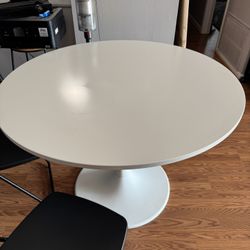 Docksta Table 