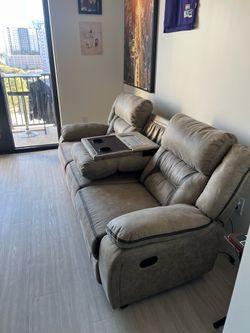 Reclining Couch with Foldable Center Console