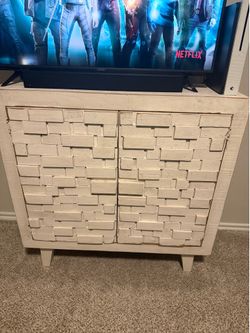 Modern Farmhouse Media Console – Solid Wood