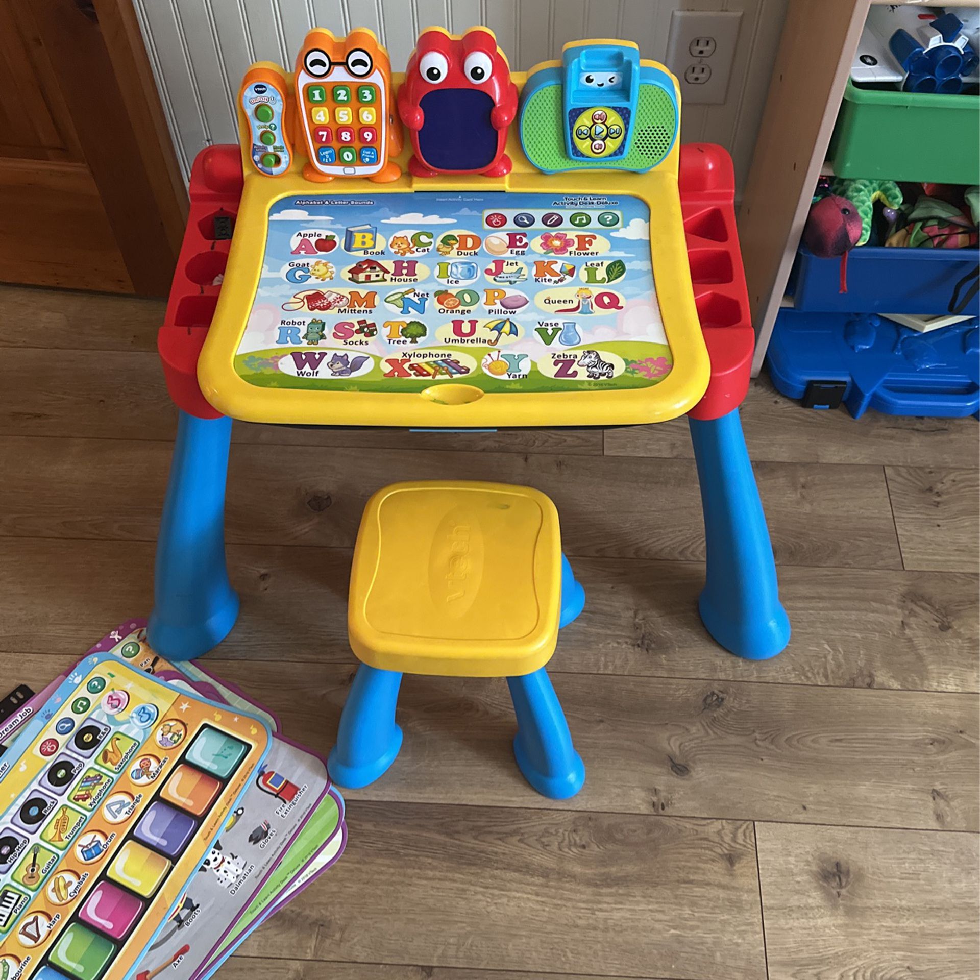 Touch And Learn Activity Desk Deluxe