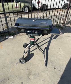 Coleman grill. Asador portable Coleman
