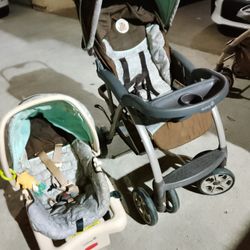 Safety First/Disney Winnie The Pooh! Car seat Up To 25 Lbs. BOTH PICE TOGETHER