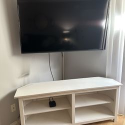 Corner TV console (white)