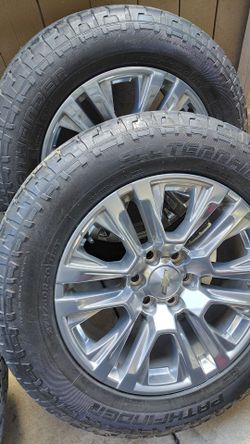 20s CHEVY GMC RIMS TIRES 6LUGS 6X5.5