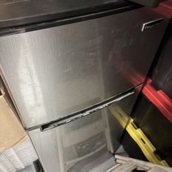 Miny Fridge And Freezer 