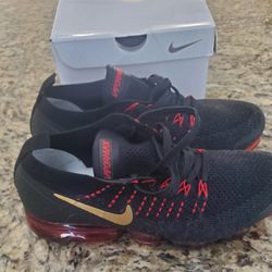 2018 Nike Vapormax (Men's Size 9)