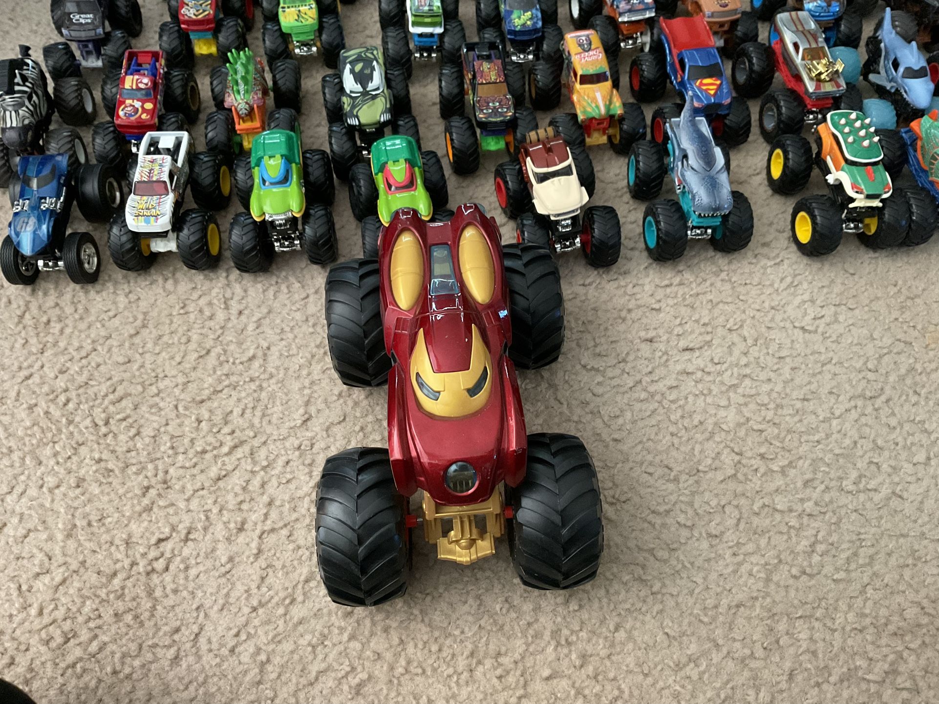 Monster Trucks Hot Wheels and Monster Jam - And Large Ironman Truck
