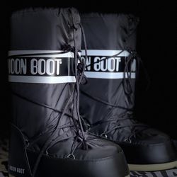 MOON BOOT 😈 Snow Boots. (NEW)