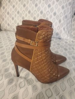 BOTAS CUADRA.