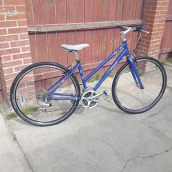 Trek 7.2FS Mountain Bike -- 21 Speed