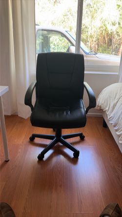 Black Adjustable Swivel Padded Office Desk Chair with Wheels