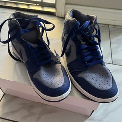 WMNS AIR JORDAN 1 MID SE