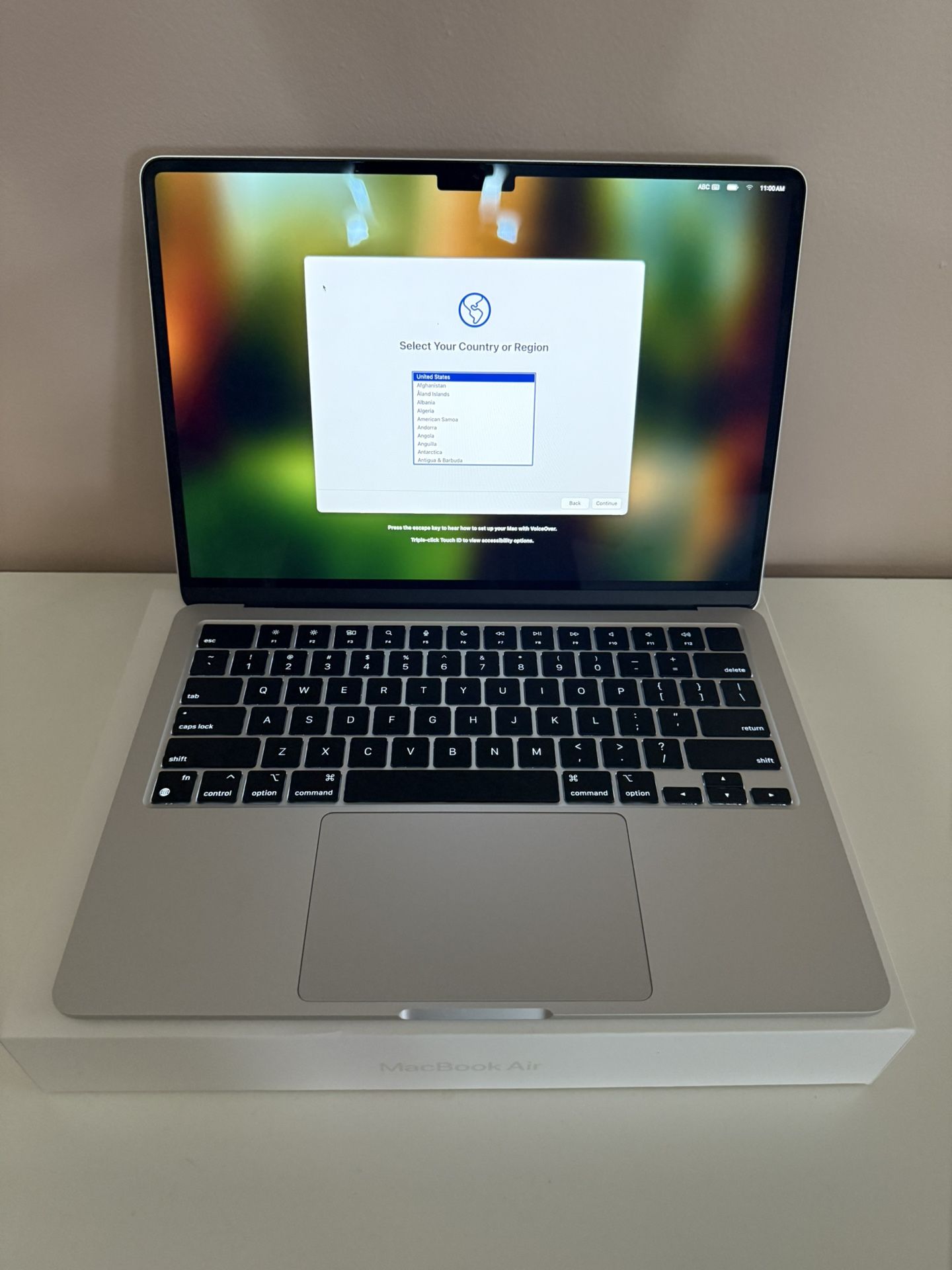 2022 Macbook M2 8GB